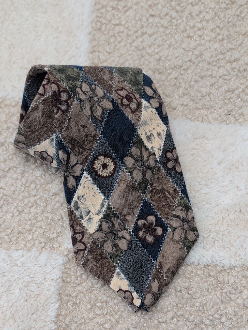 Vintage Geoffrey Beene 100% Silk Tie  Minimalist Formal Business Necktie